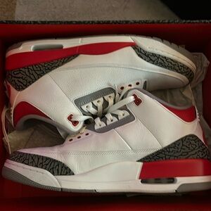 Men’s Jordan 3 fire red 2022 size 13